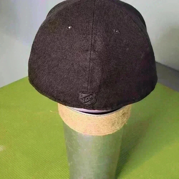 New Era Men's 59Fifty black on black San Jose sharks cap size 7 3/8 - Picture 5 of 9